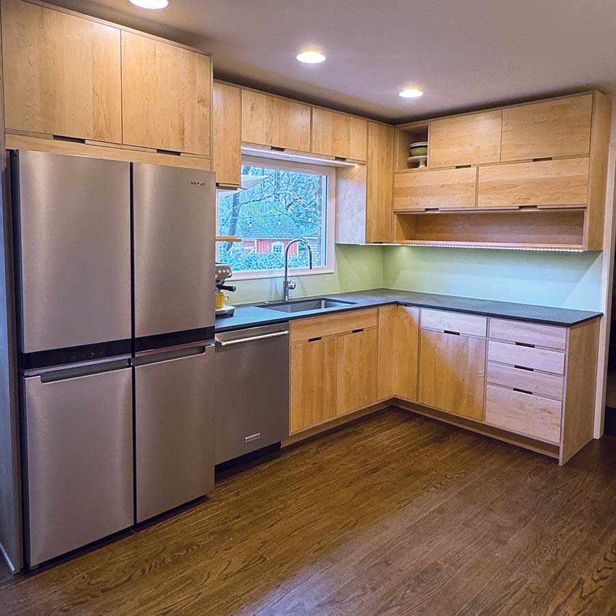 Dunwoody Georgia mid-century kitchen designed by Gray Gatlin Deisgn